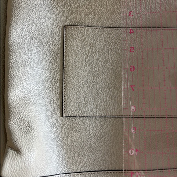 HENRI BENDEL Influencer Pebbled Leather Tote Feather Gray - Picture 12 of 13